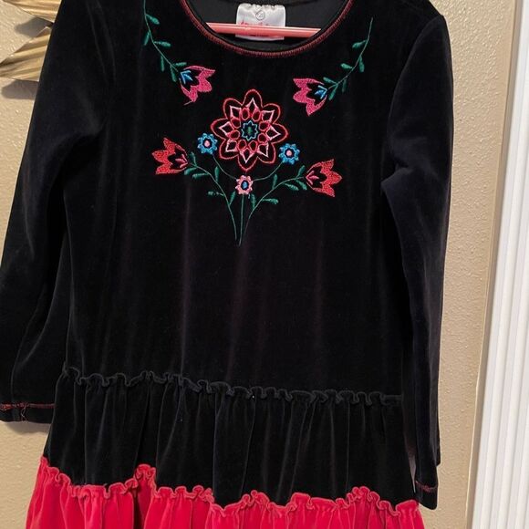 Hanna Andersson Girls Black and Red Velvet Embroidered Holiday Dress 6/7T - Picture 3 of 11